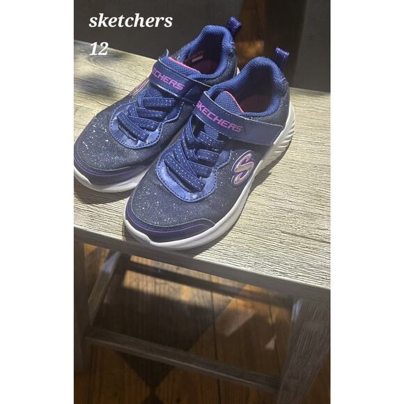 Size 12C Skechers - Picture 1 of 2
